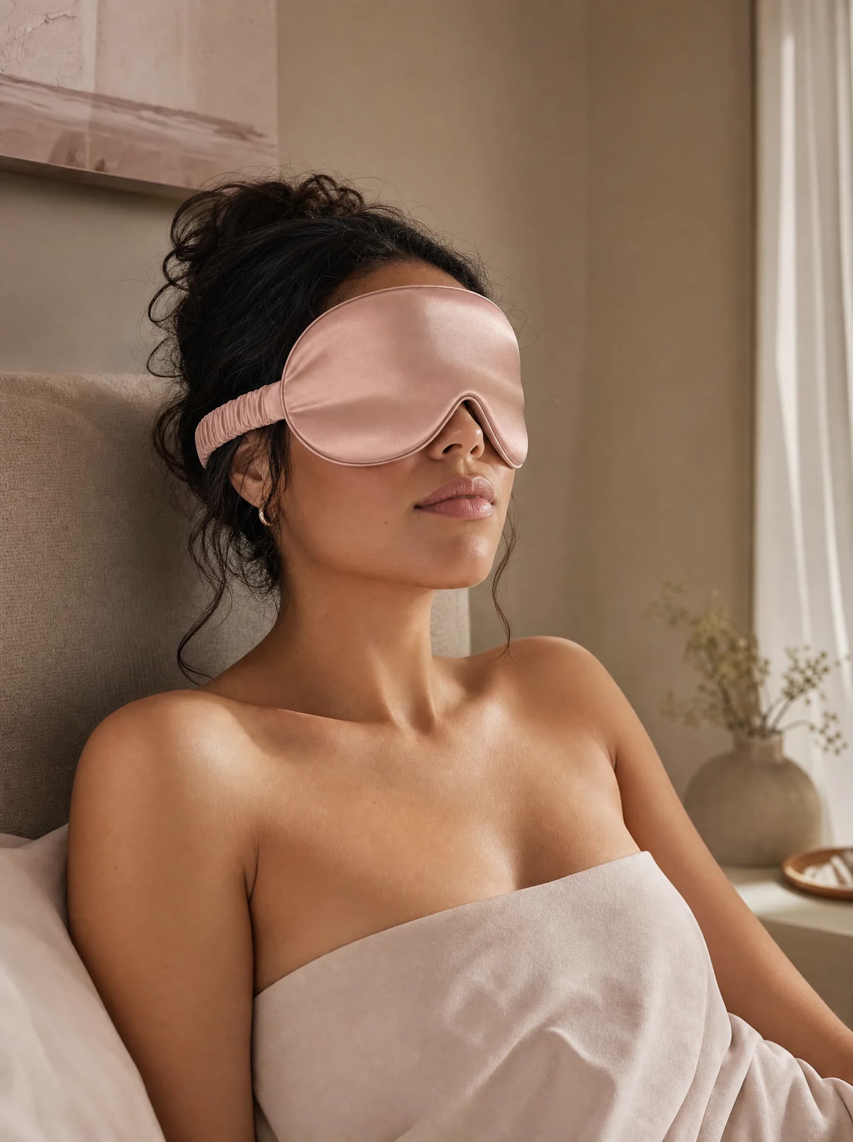 Silk Eye Mask in a calm Smoothday bedtime scene